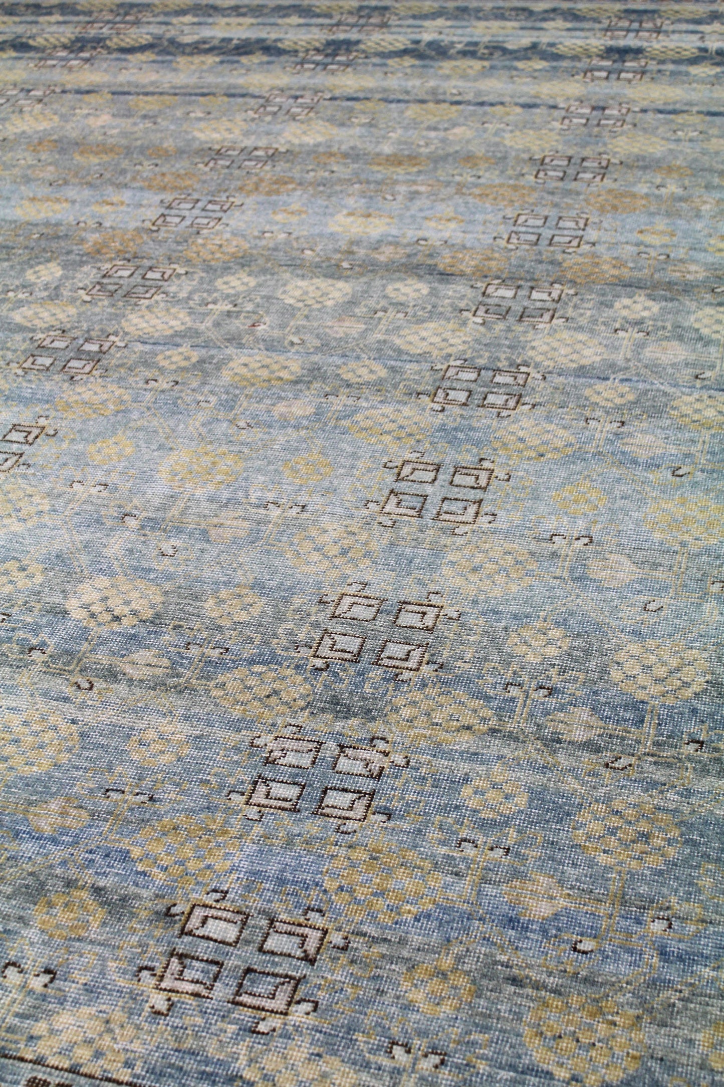 Khotan Handwoven Transitional Rug, J63405