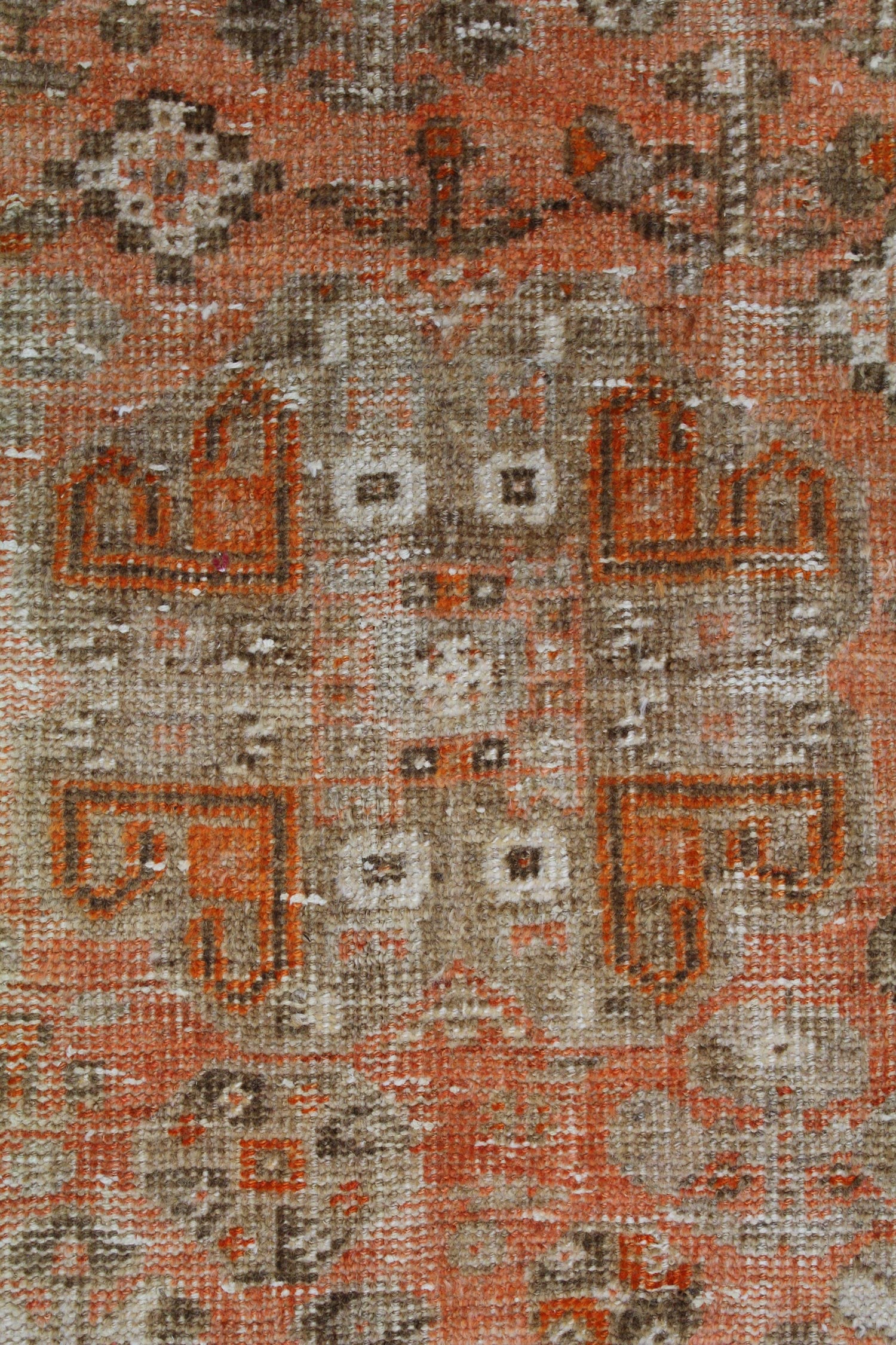 Vintage Shiraz Handwoven Transitional Rug, J63001