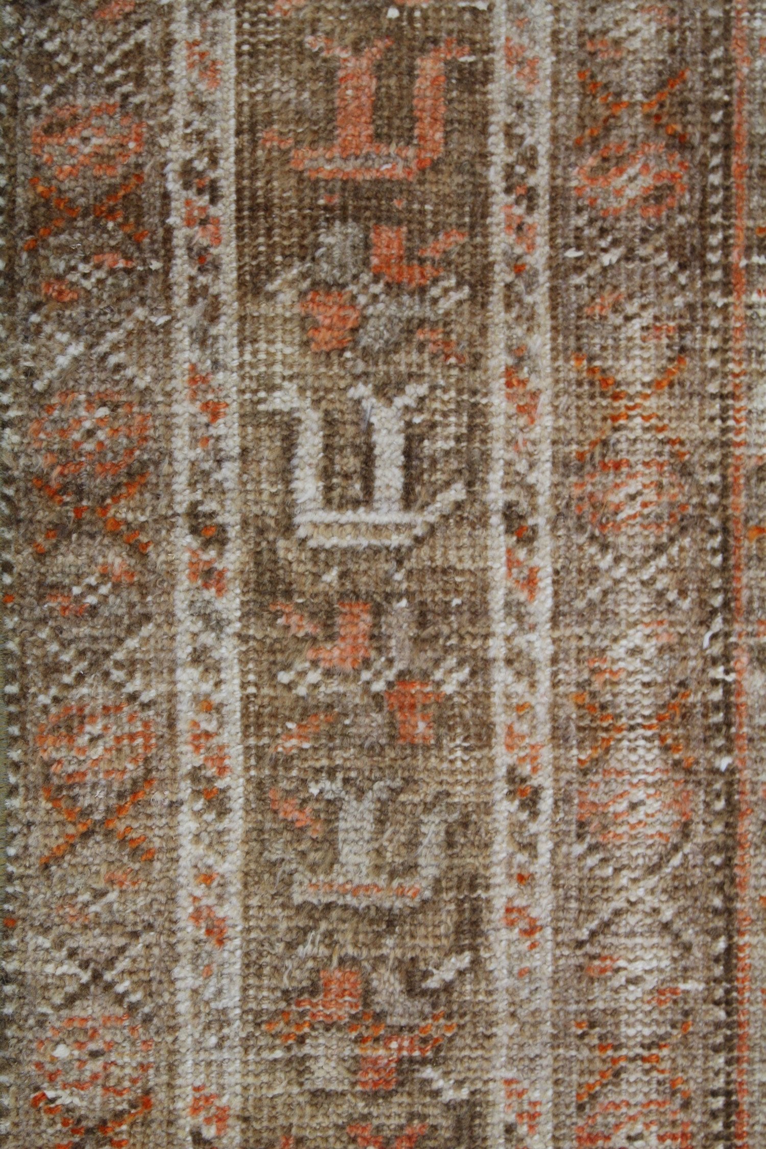 Vintage Shiraz Handwoven Transitional Rug, J63001
