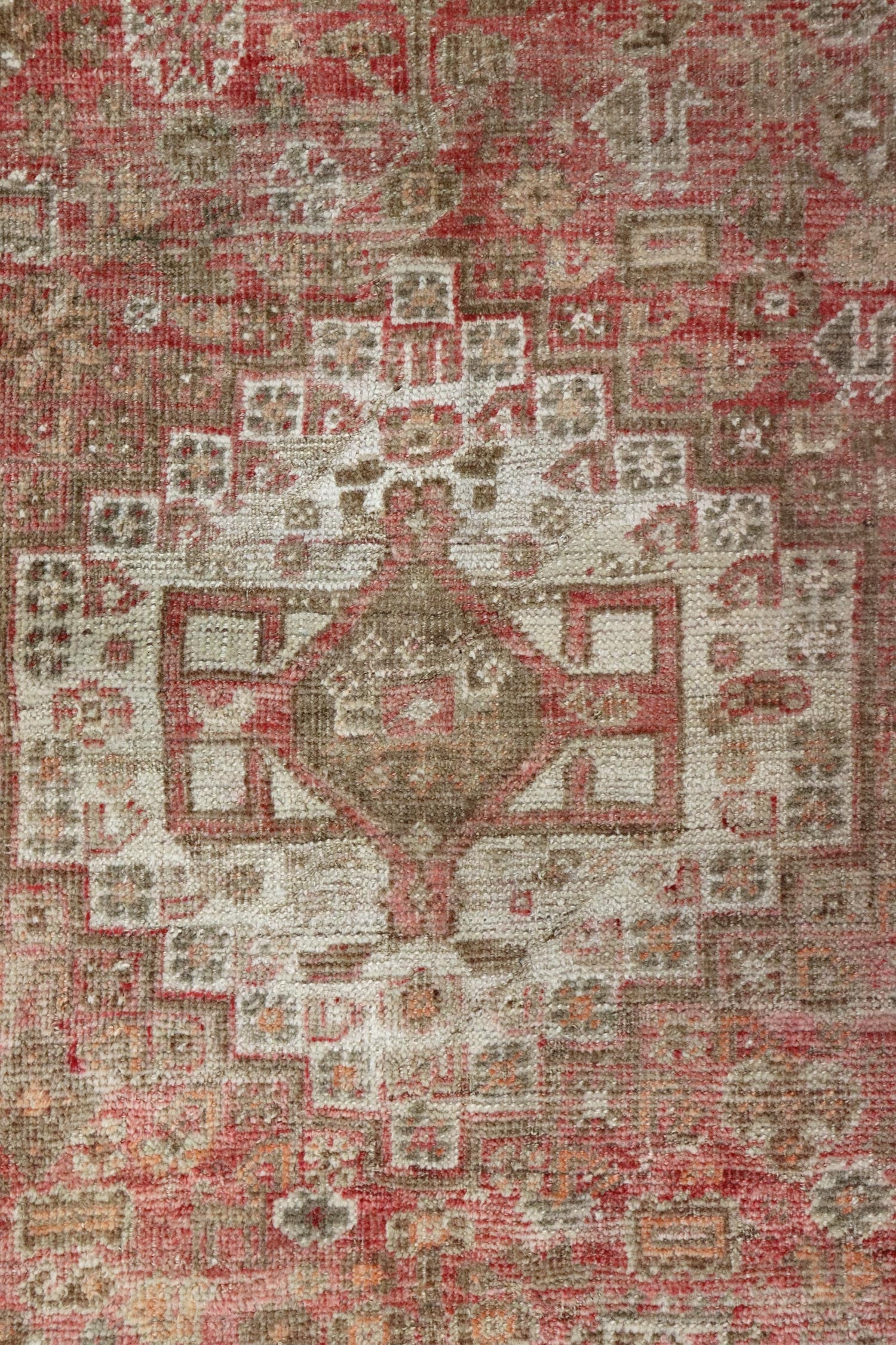 Vintage Shiraz Handwoven Transitional Rug, J66708