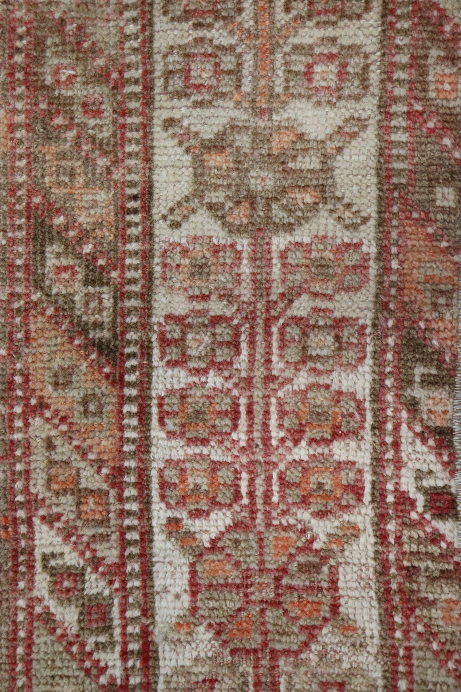 Vintage Shiraz Handwoven Transitional Rug, J66708