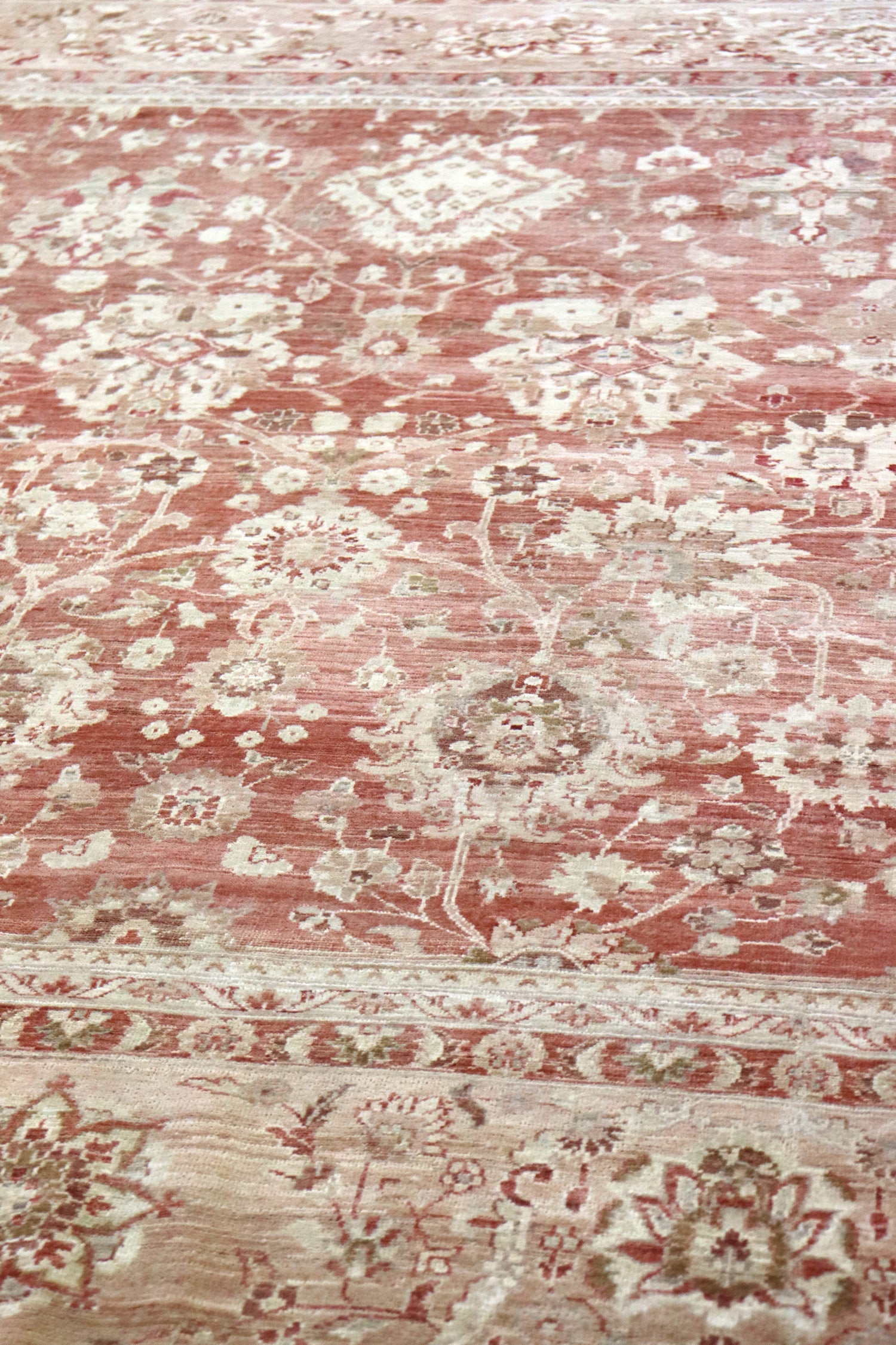 Sultanabad Handwoven Transitional Rug, J63846