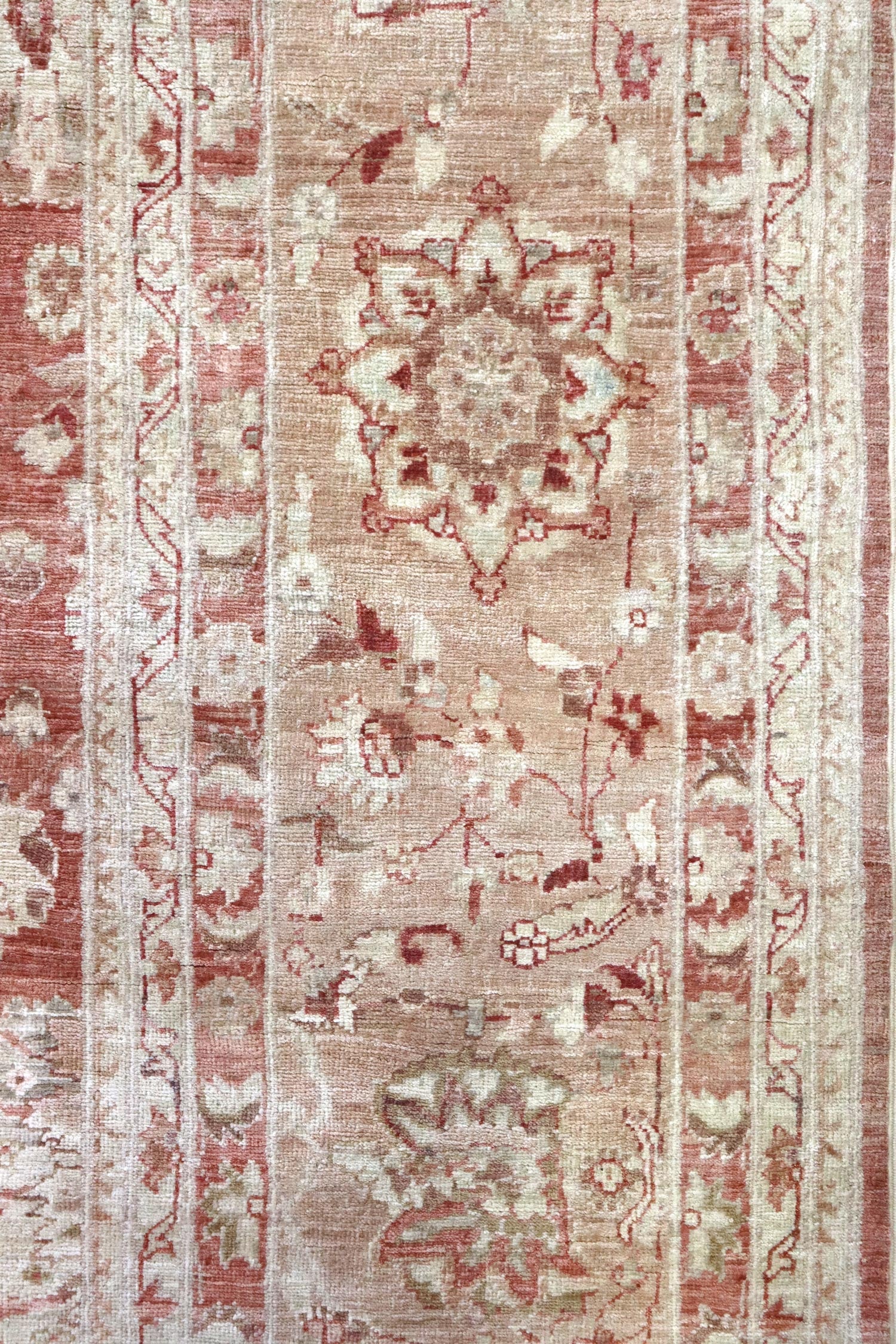 Sultanabad Handwoven Transitional Rug, J63846