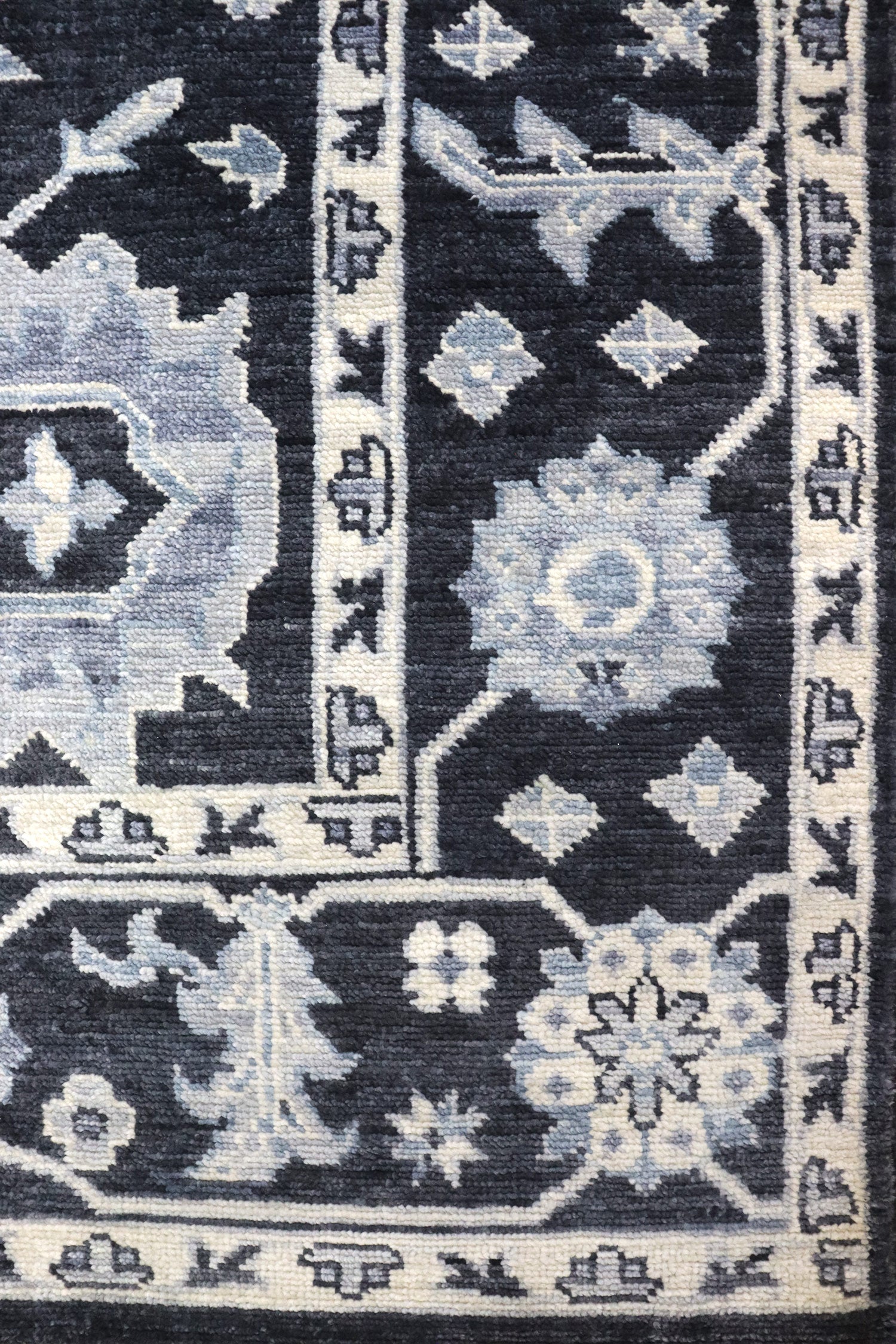 Sultanabad Handwoven Transitional Rug, J65704