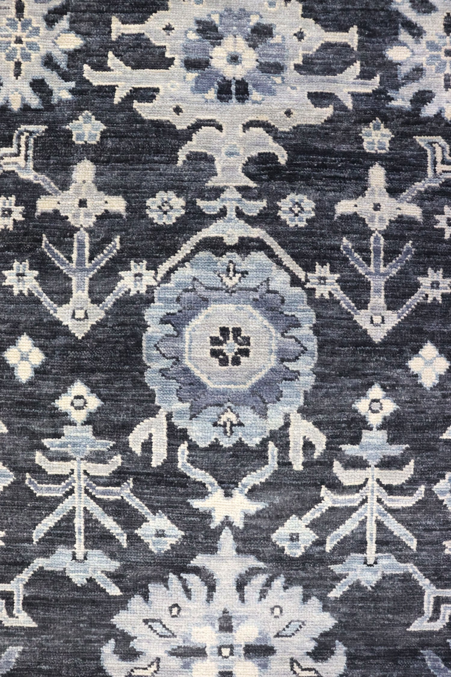 Sultanabad Handwoven Transitional Rug, J65707