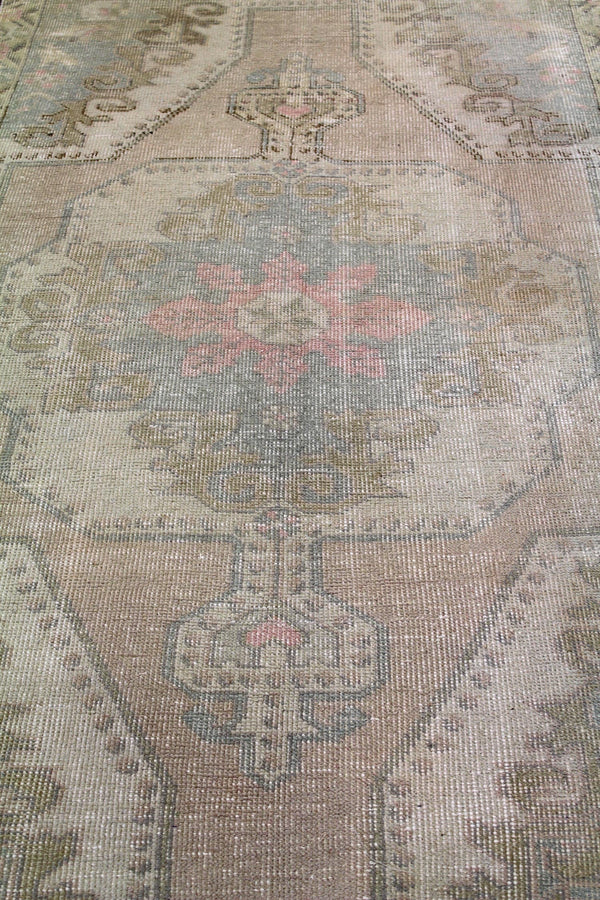 Vintage Varos Handwoven Closeout Rug, J63541
