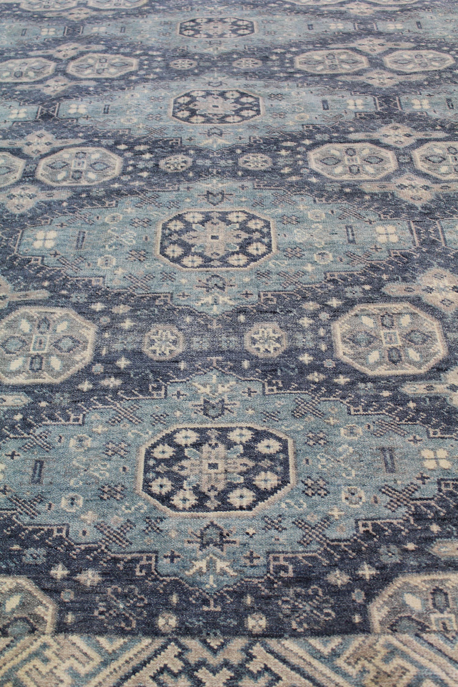 Vecce Handwoven Transitional Rug, J62761