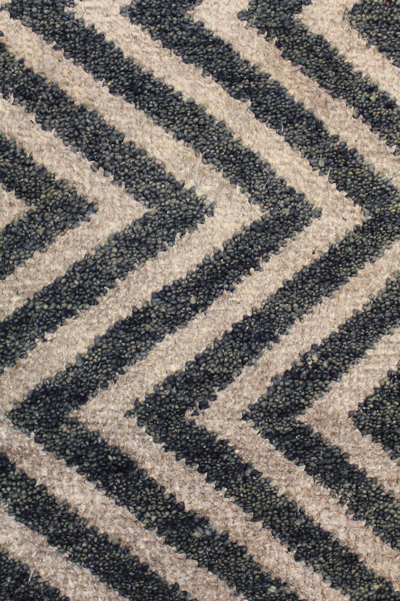 Zigzag Handwoven Closeout Rug, J40386