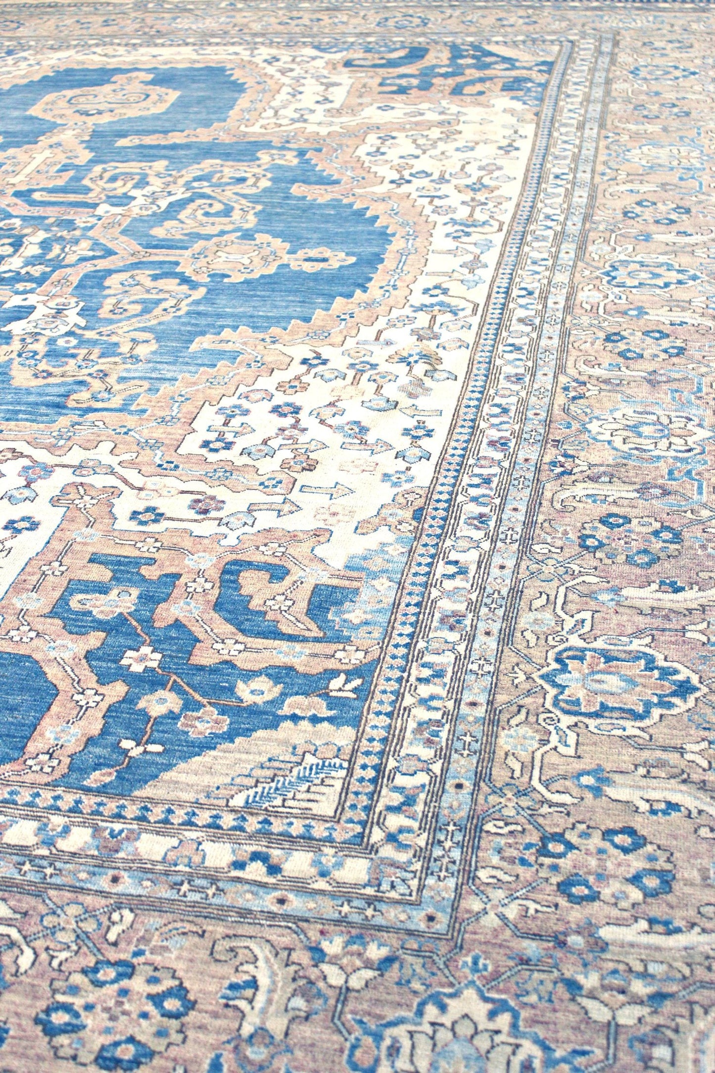 Bakshaish Handwoven Tribal Rug, J69765