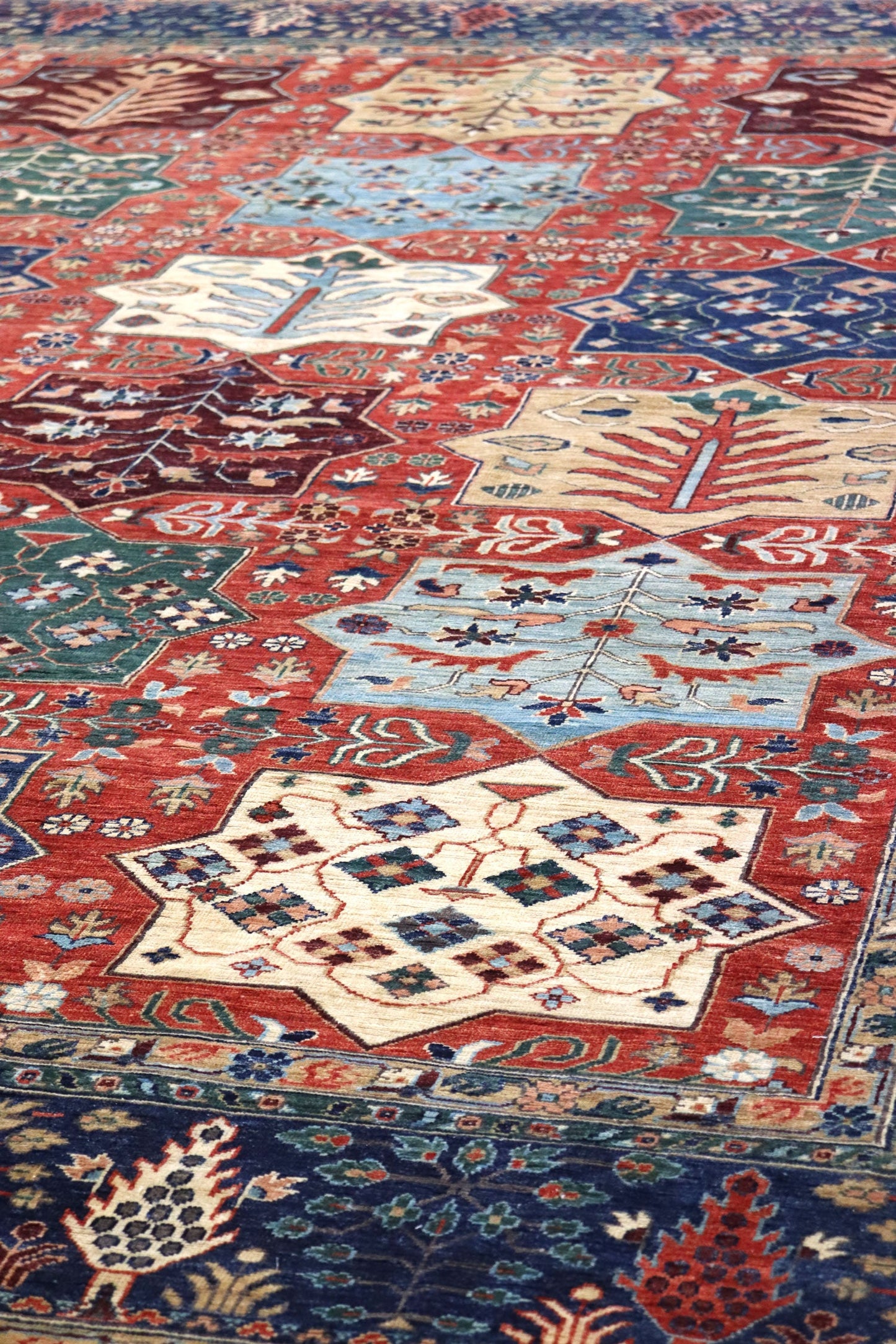 Bakshaish Handwoven Tribal Rug, J67124