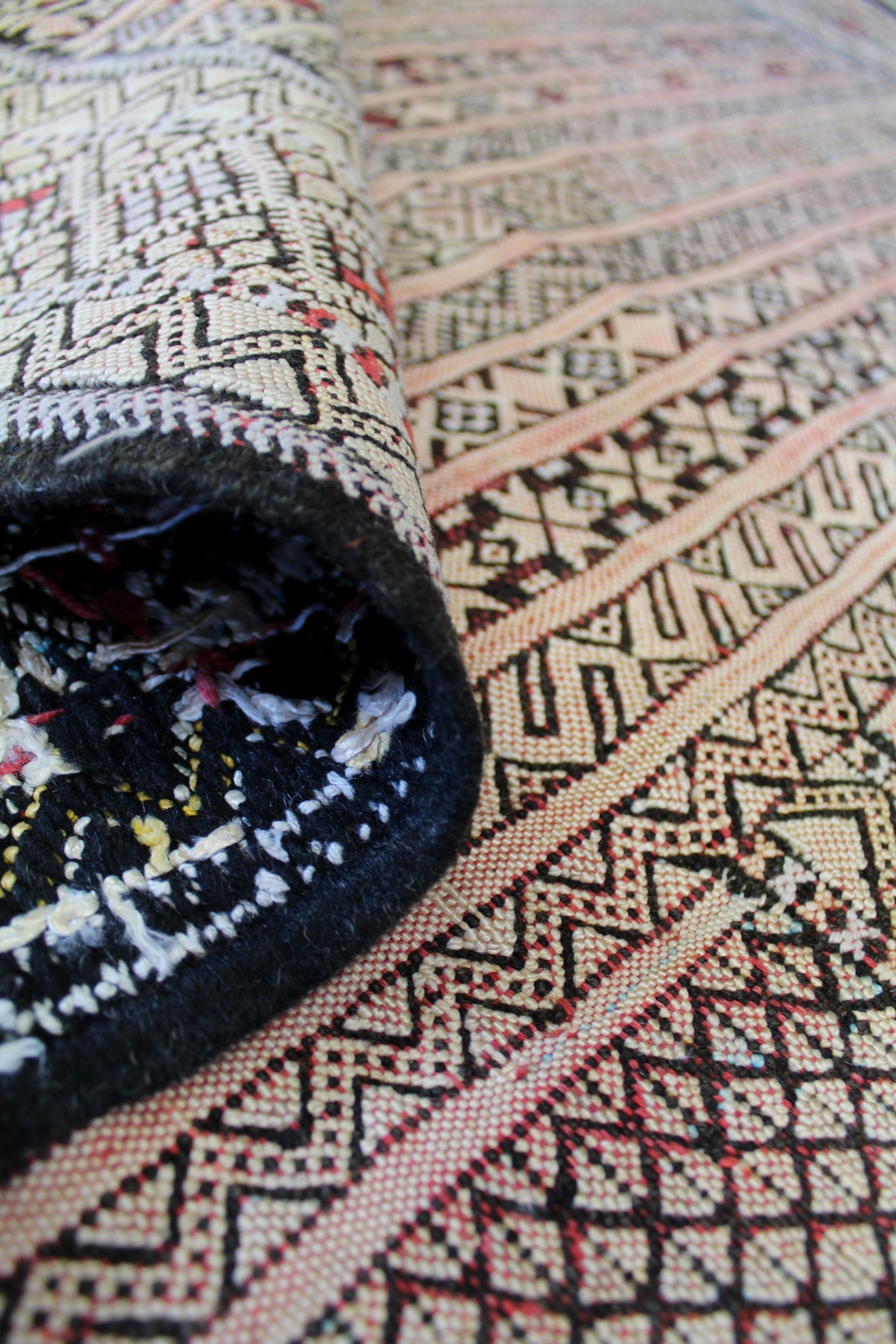 Vintage Berber Kilim Handwoven Tribal Rug, J63344