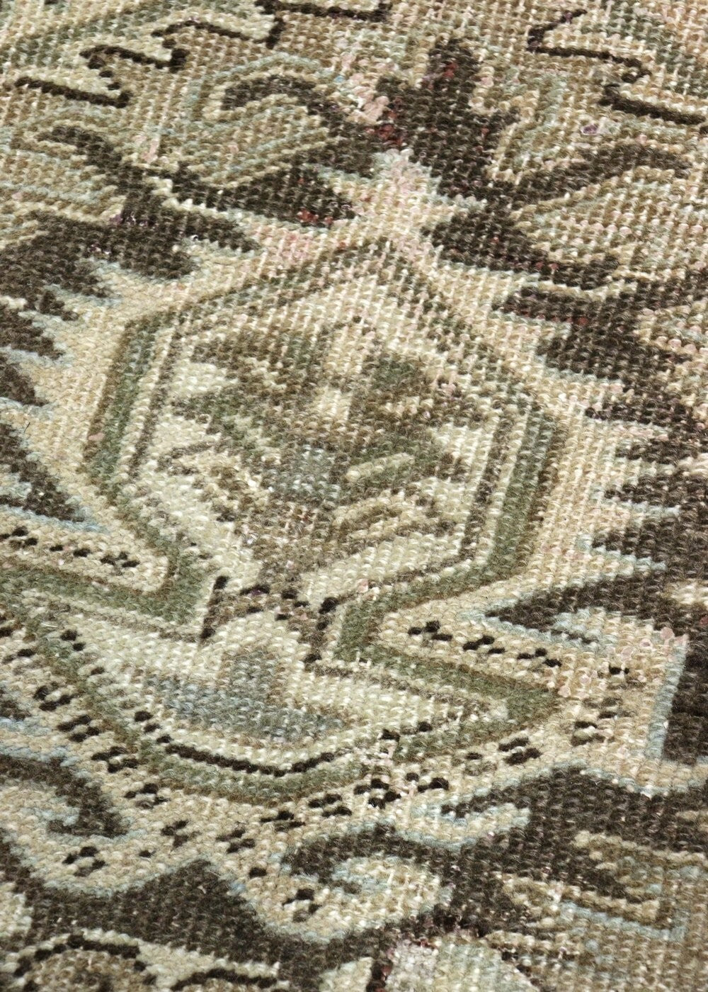 Vintage Heriz Handwoven Tribal Rug, J68612