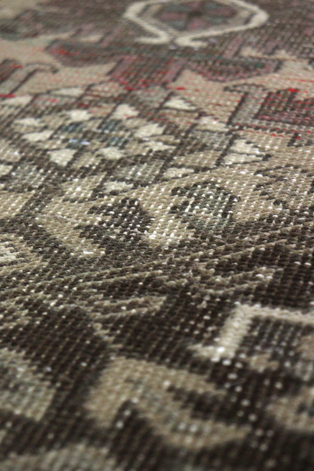 Vintage Heriz Handwoven Tribal Rug, J68255