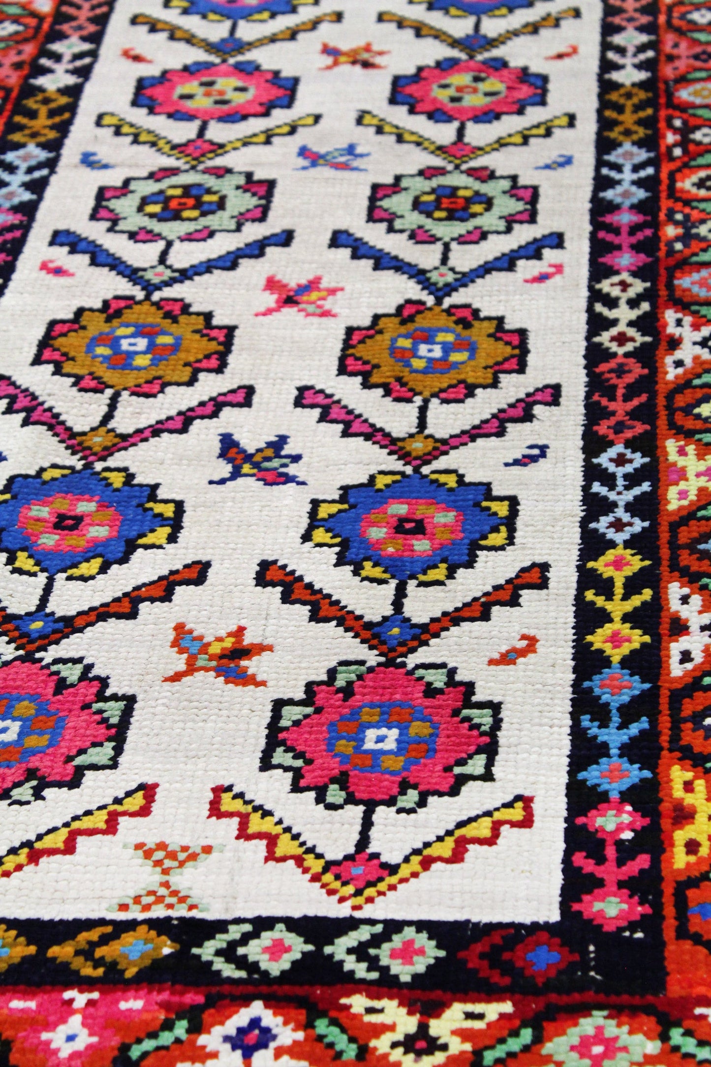 Vintage Herki Handwoven Tribal Rug, J64612