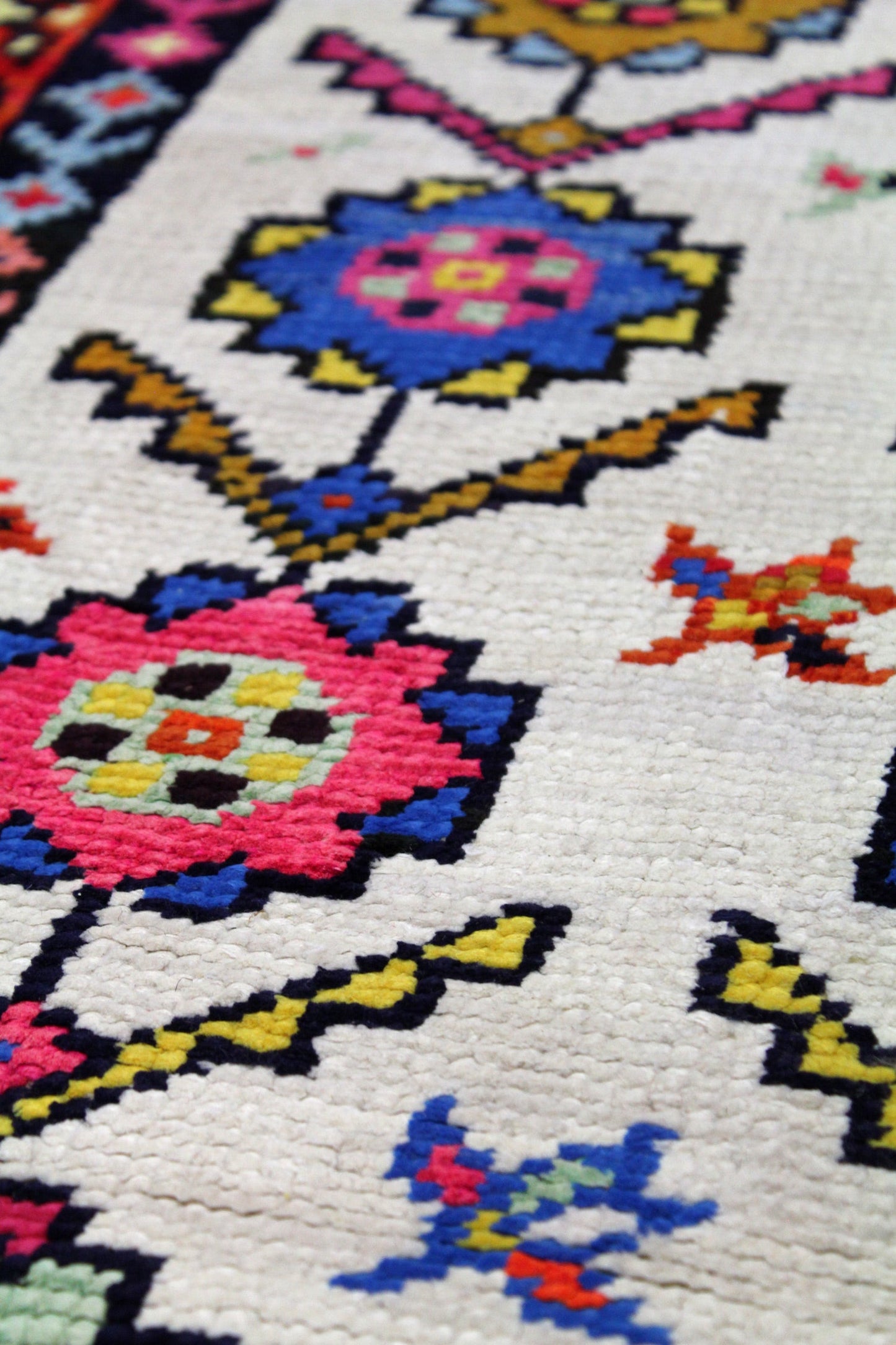 Vintage Herki Handwoven Tribal Rug, J64612