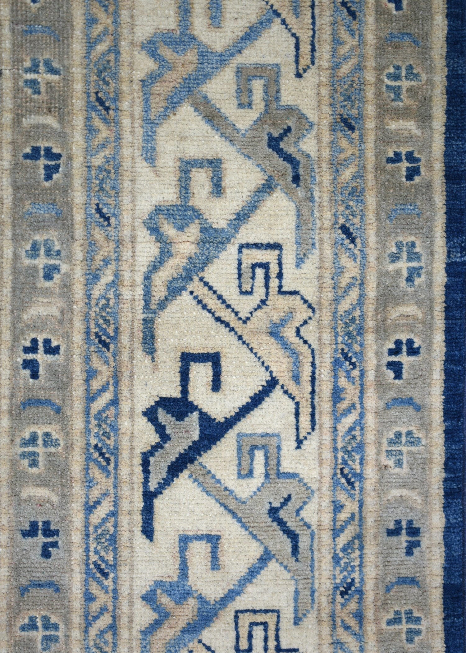 Kazak Handwoven Tribal Rug, J64153