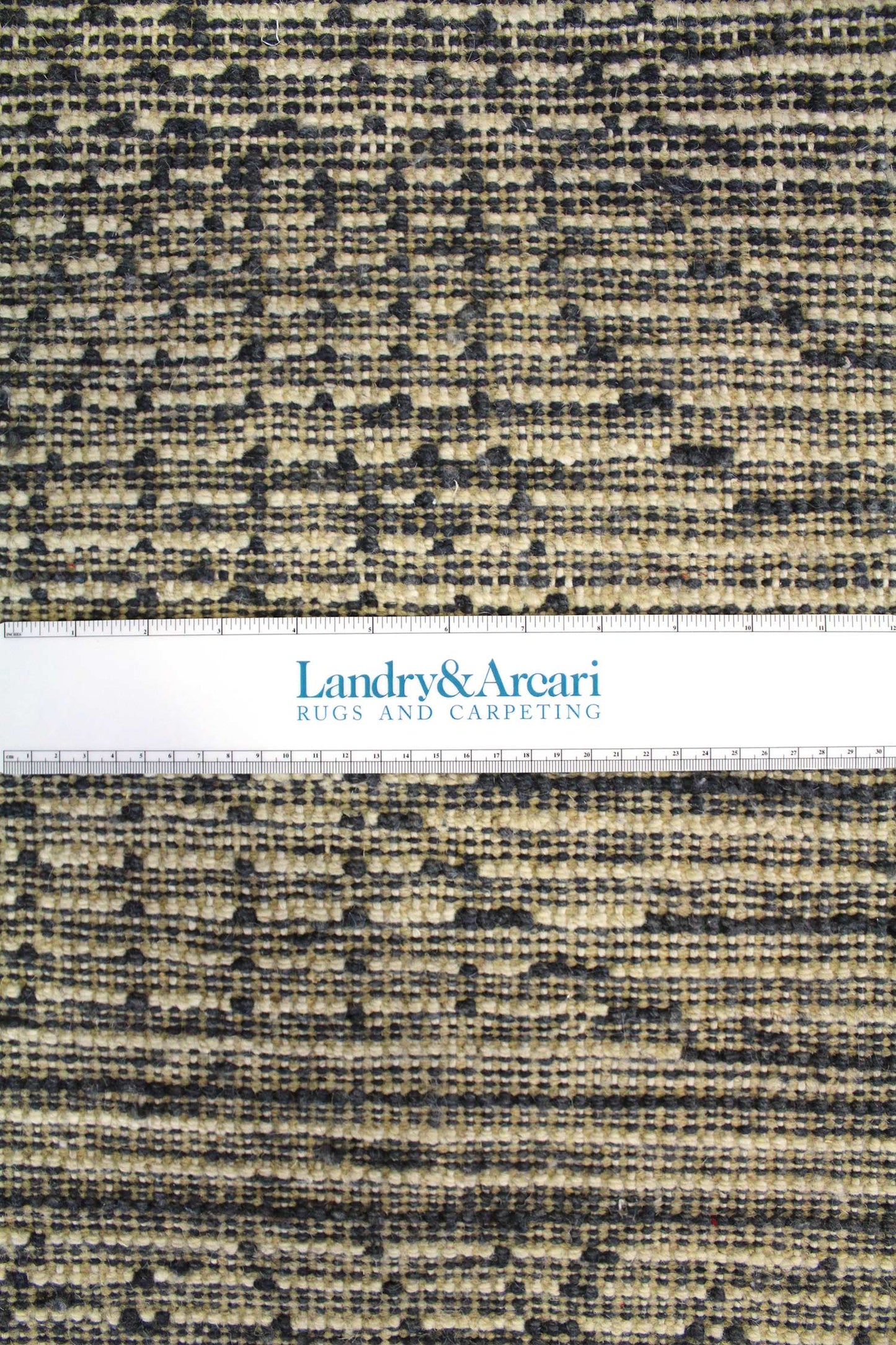 Moroccan Handwoven Tribal Rug, J61231