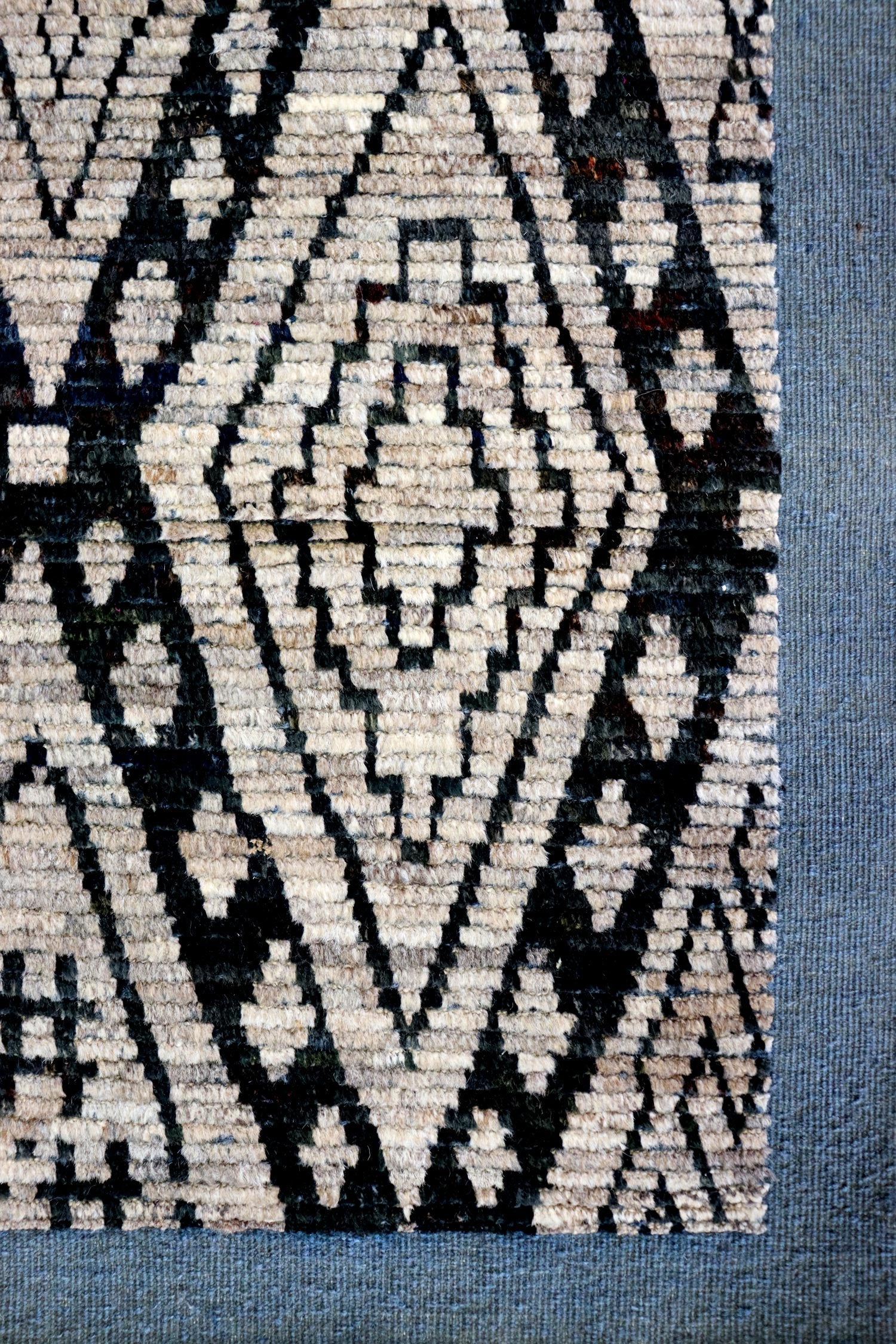 Moroccan Handwoven Tribal Rug, J65439