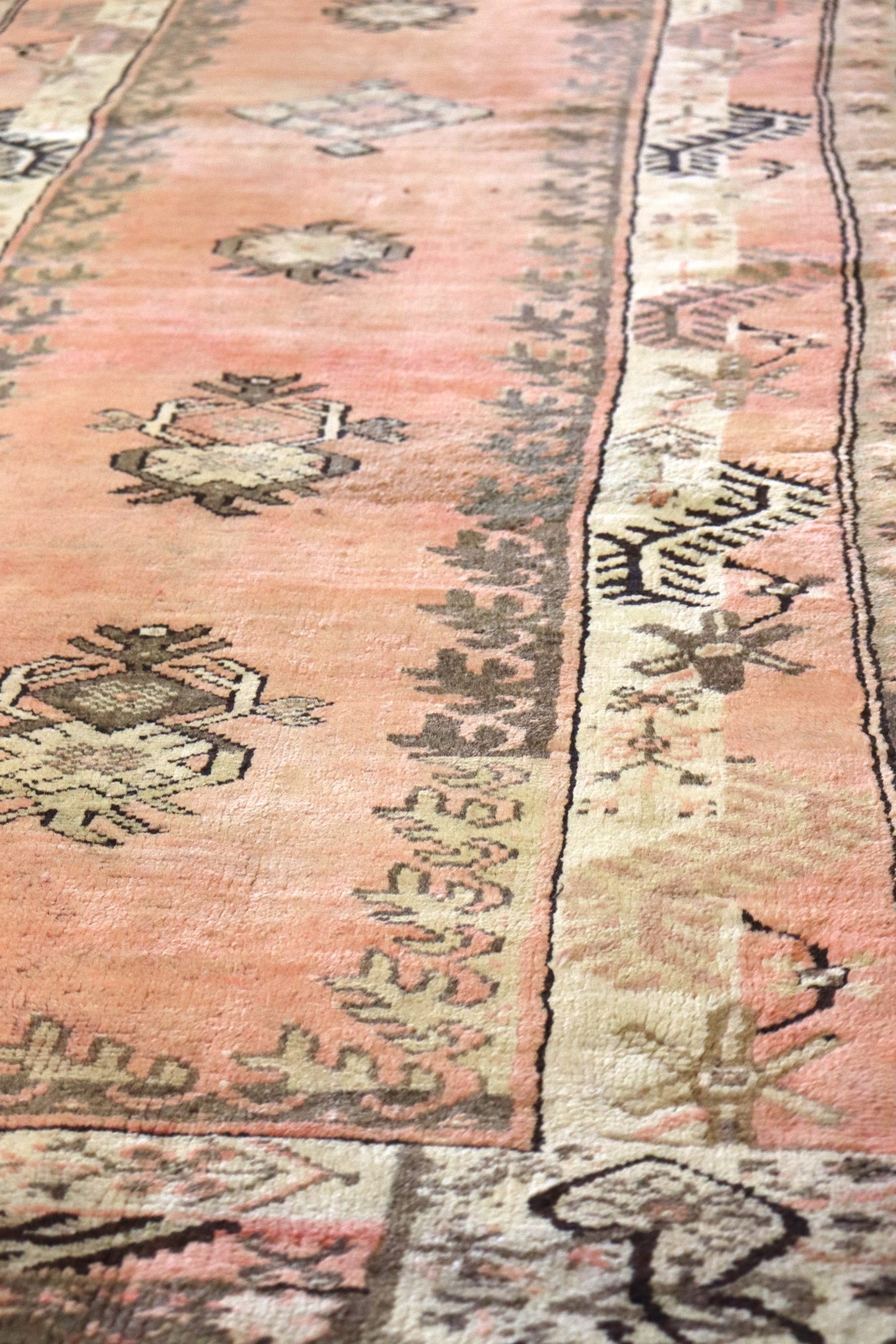 Vintage Oushak Handwoven Tribal Rug, J66200