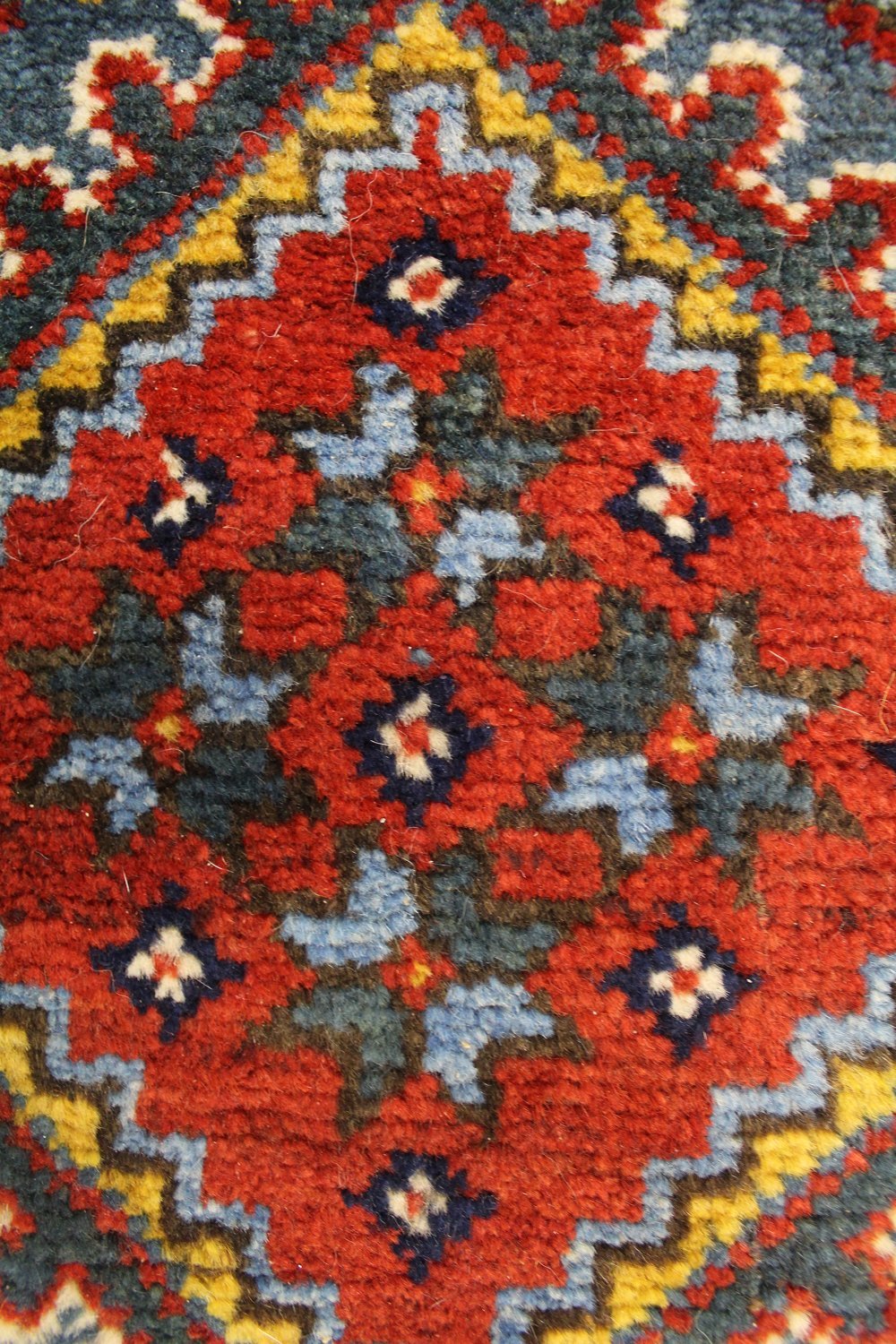 Antique Shiraz Handwoven Tribal Rug, JF8108